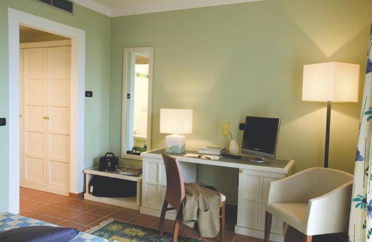 TRIPLE COMFORT Room