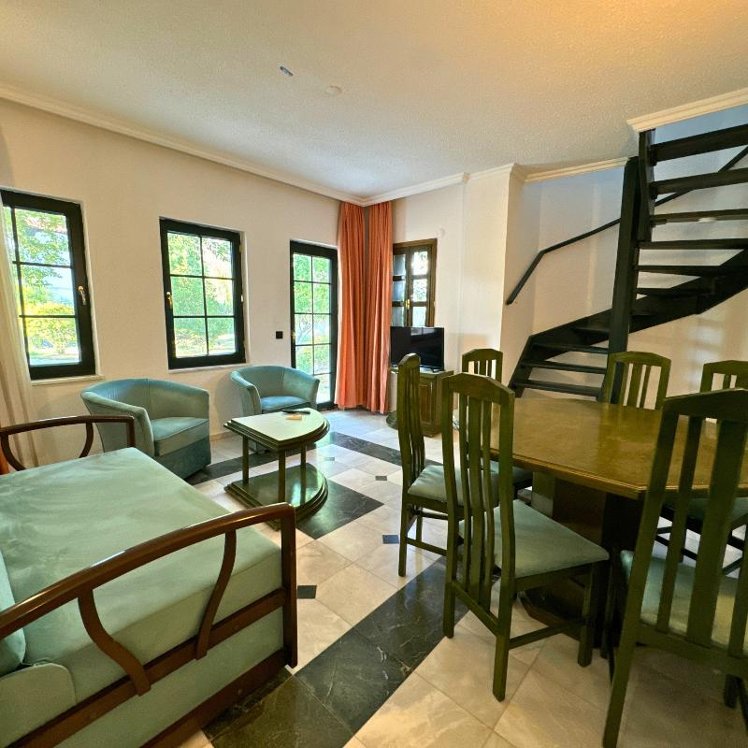 FAMILY ROOM DUPLEX WITH VIEWS Room