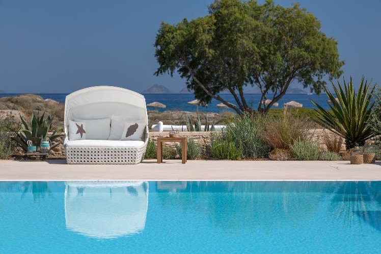 White Pearls Luxury Suites Adults Only