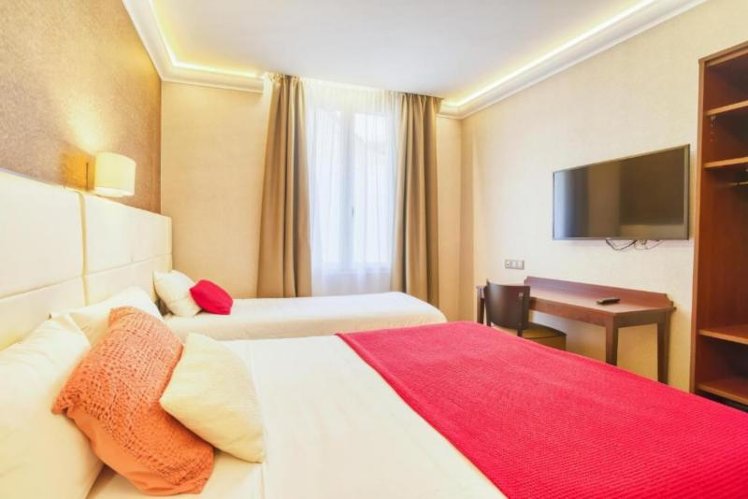 TRIPLE SUPERIOR Room