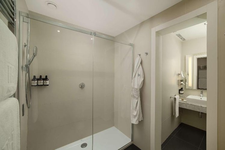 JUNIOR SUITE STANDARD Room