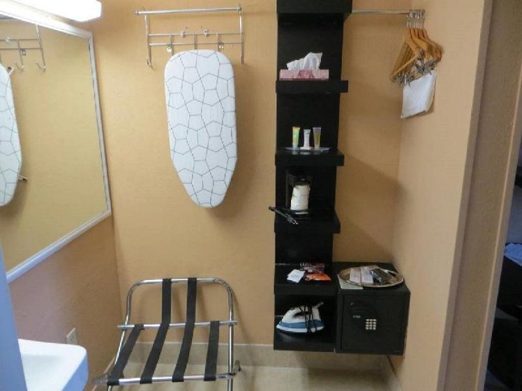 DOUBLE TWO DOUBLE BEDS Room