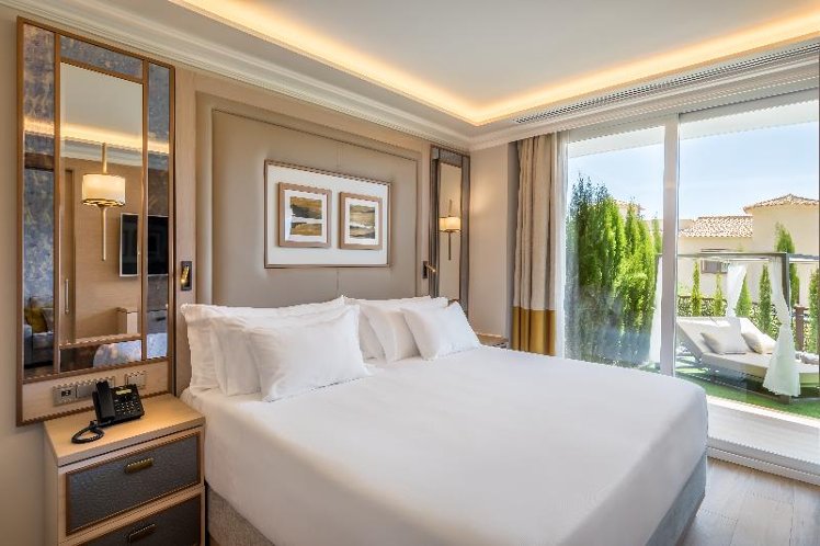 JUNIOR SUITE DELUXE Room