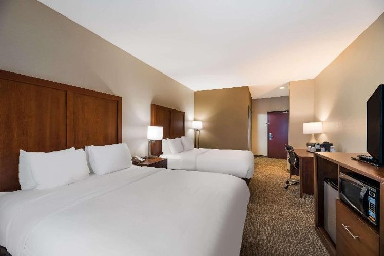 DOUBLE TWO QUEEN BEDS NON SMOKING Room