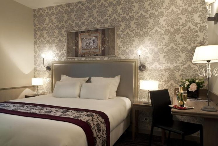 DOUBLE STANDARD Room