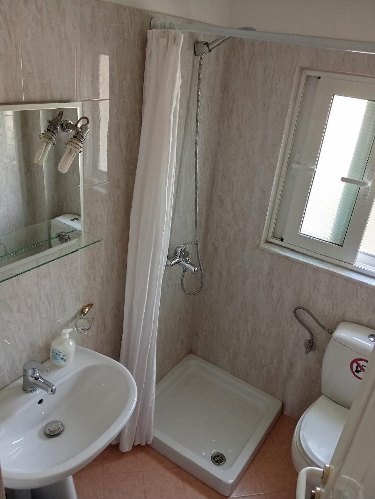 DOUBLE ONE BEDROOM ONE BATHROOM Room
