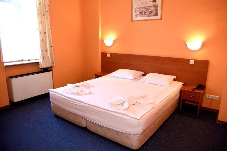 DOUBLE STANDARD Room