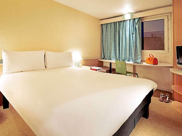 DOUBLE STANDARD Room