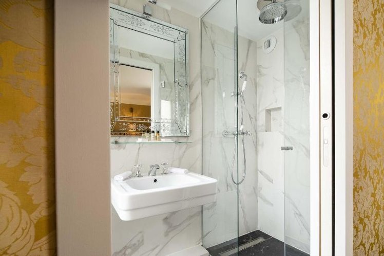DOUBLE SUPERIOR Room