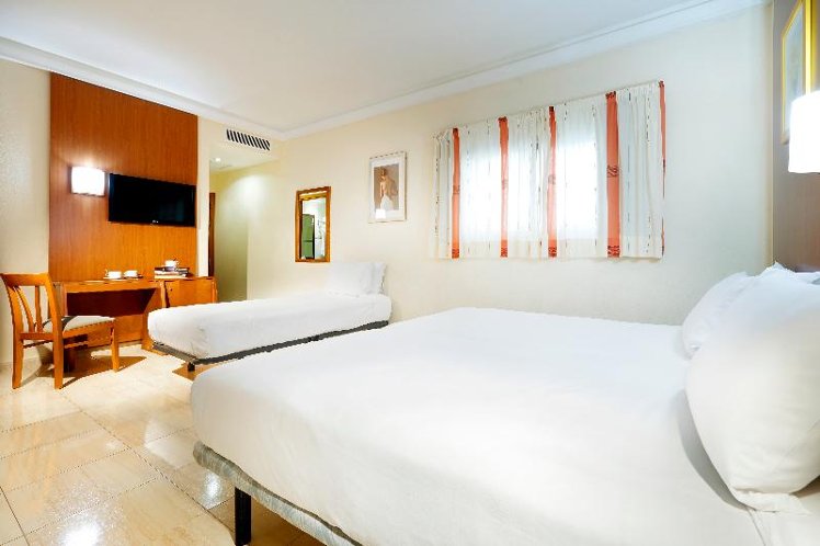 TRIPLE CAPACITY 3 Room