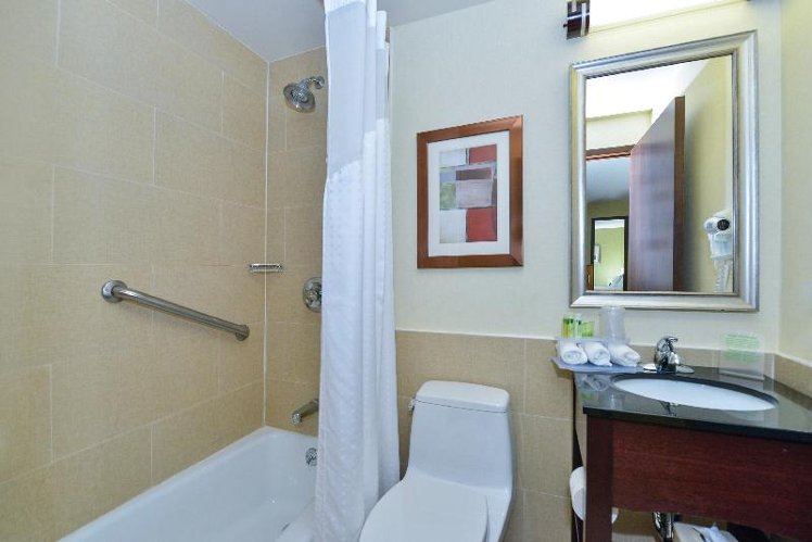 DOUBLE KING SIZE BED Room