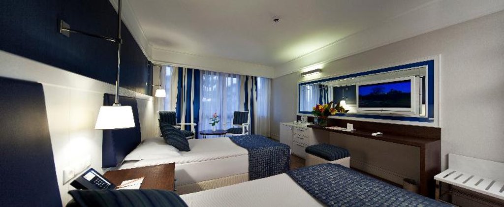 DOUBLE PROMO Room