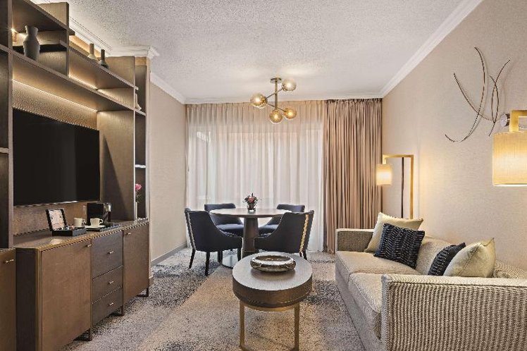 JUNIOR SUITE KING SIZE BED Room