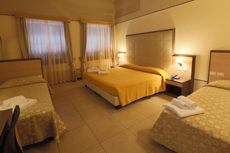 SINGLE STANDARD Room