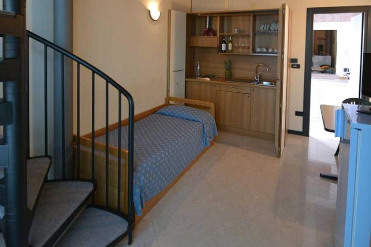 SINGLE STANDARD Room