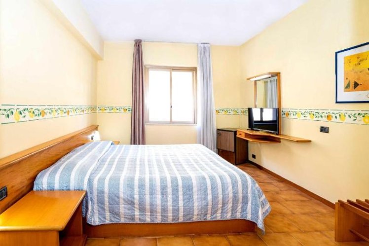 Hotel San Pietro Beach - Letojanni