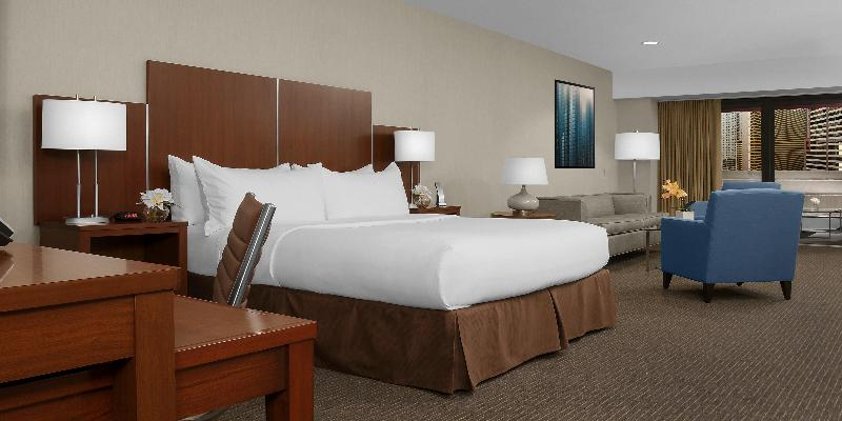 SUITE KING SIZE BED Room