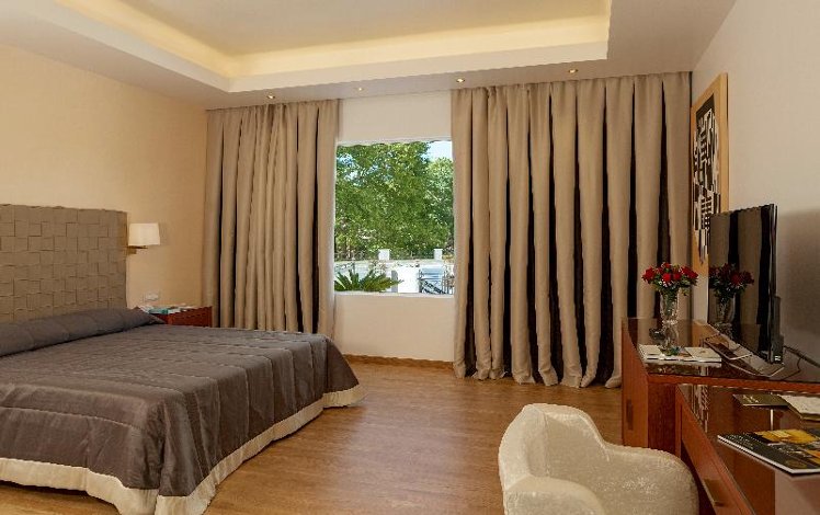 DOUBLE SINGLE USE DELUXE Room
