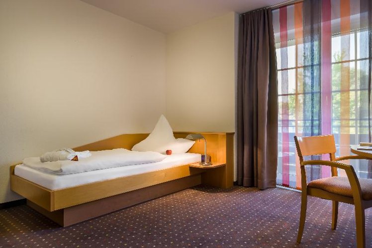SINGLE STANDARD Room