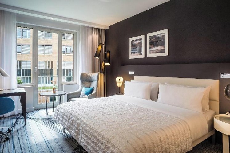 DOUBLE DELUXE KING BED Room