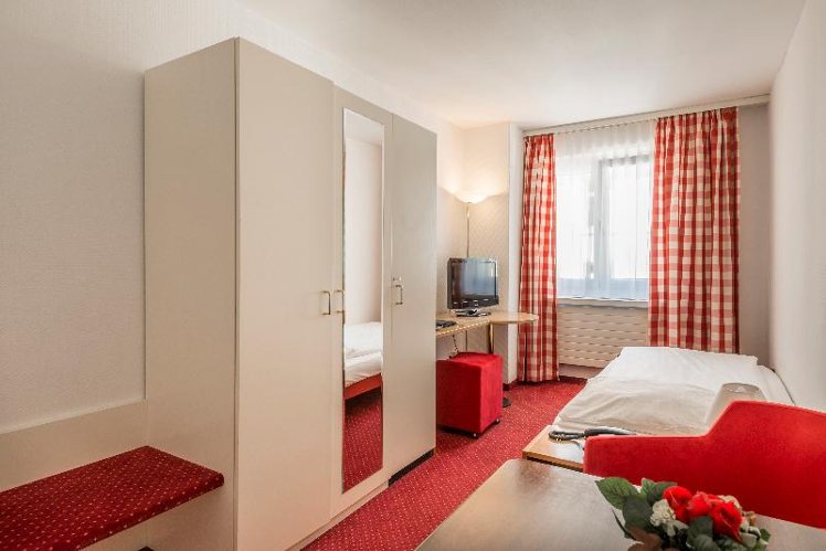 SINGLE STANDARD Room