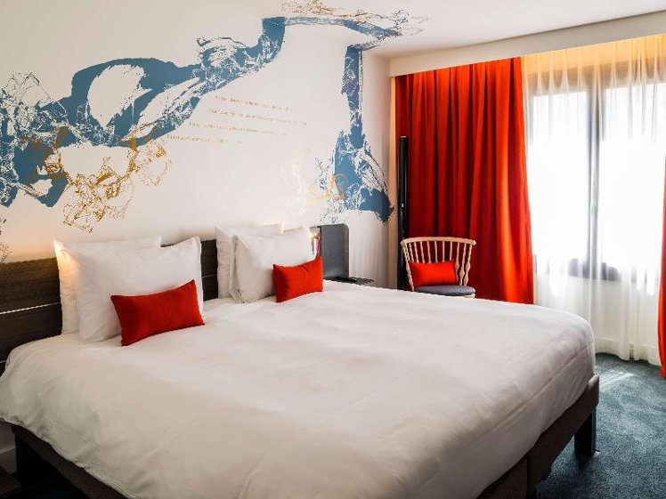 DOUBLE EXECUTIVE KING BED Room
