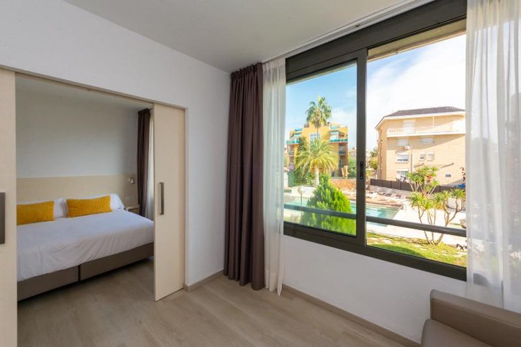 STUDIO POOL VIEW Room