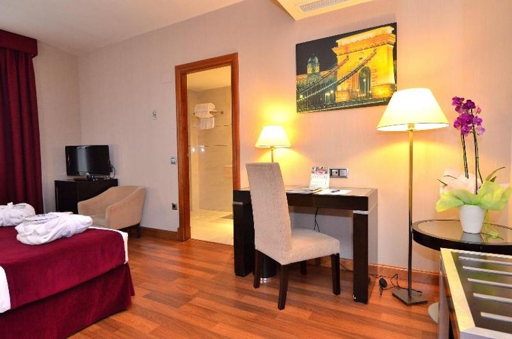 DOUBLE TWO BEDS Room