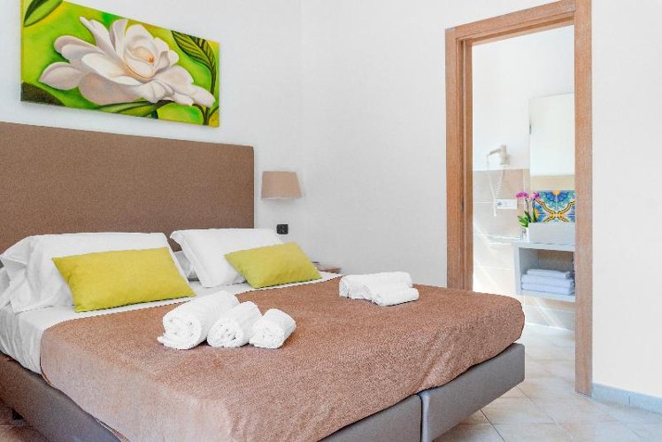 DOUBLE GARDEN VIEW Room