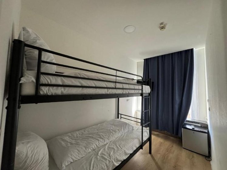 TWIN BUNK BED Room