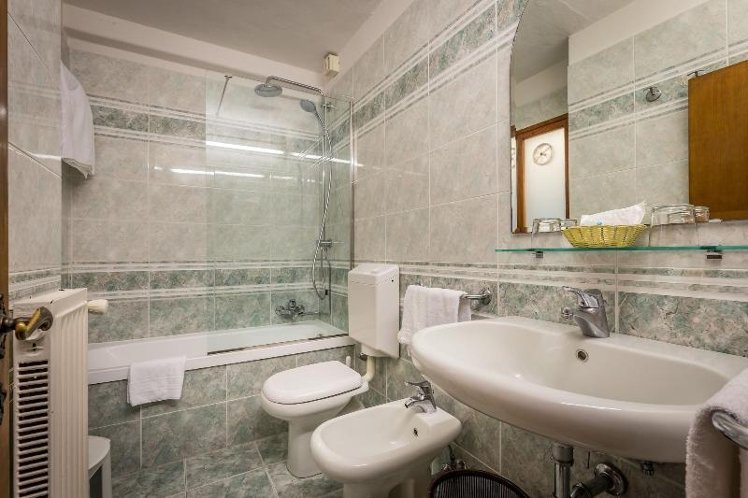SINGLE STANDARD Room