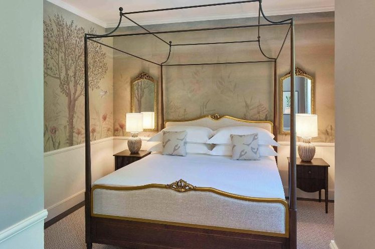 JUNIOR SUITE STANDARD Room