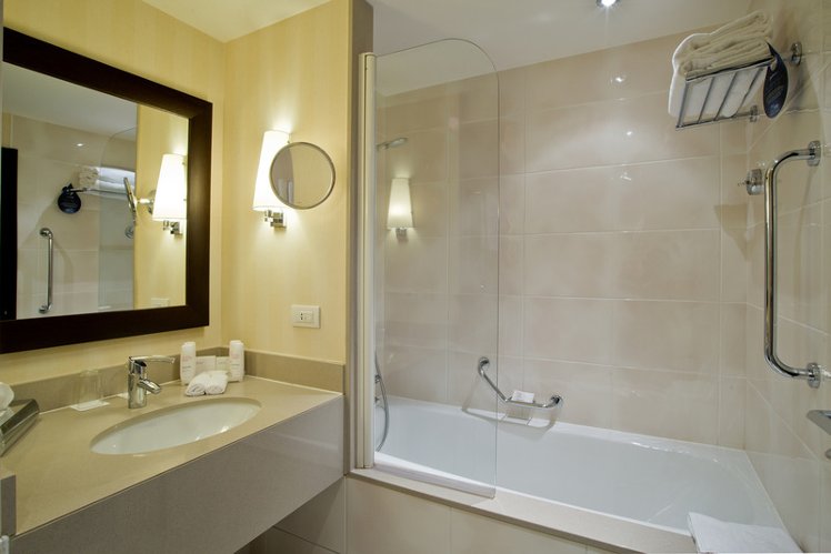 TRIPLE STANDARD Room