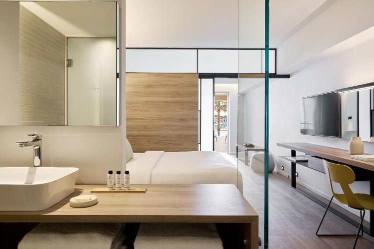 JUNIOR SUITE POOL VIEW Room