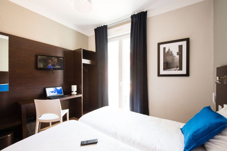 DOUBLE SUPERIOR Room