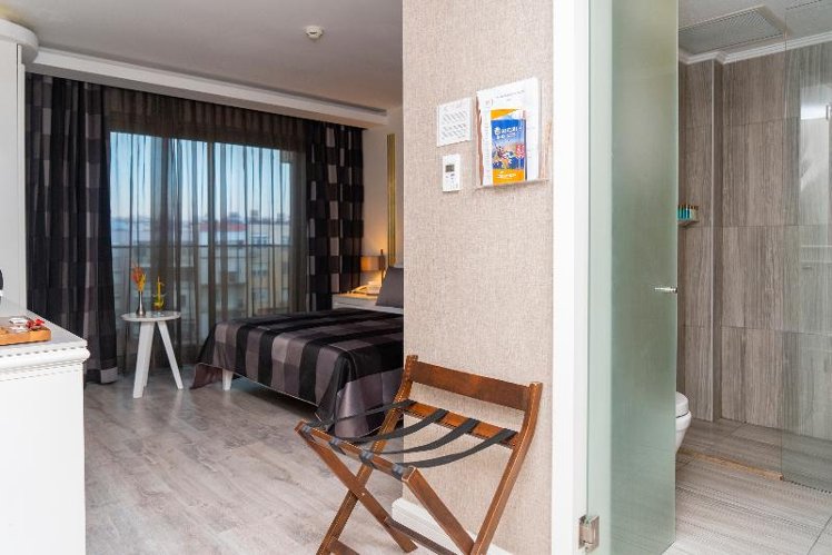 SINGLE STANDARD Room