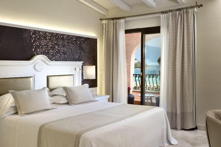 DOUBLE DELUXE SEA VIEW Room