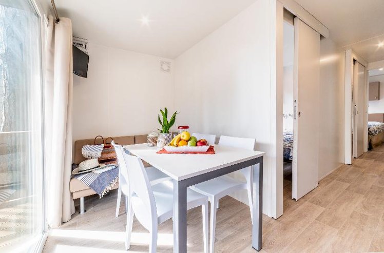 MOBILE HOME THREE BEDROOMS ONE BATHROOM Room