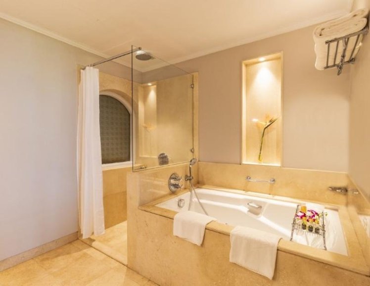 VILLA SEA VIEW KING BED Room