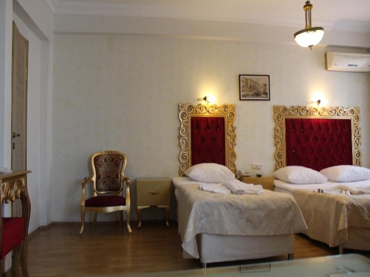 TRIPLE STANDARD Room