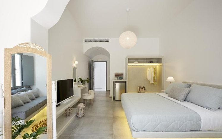 Amara Suites Santorini