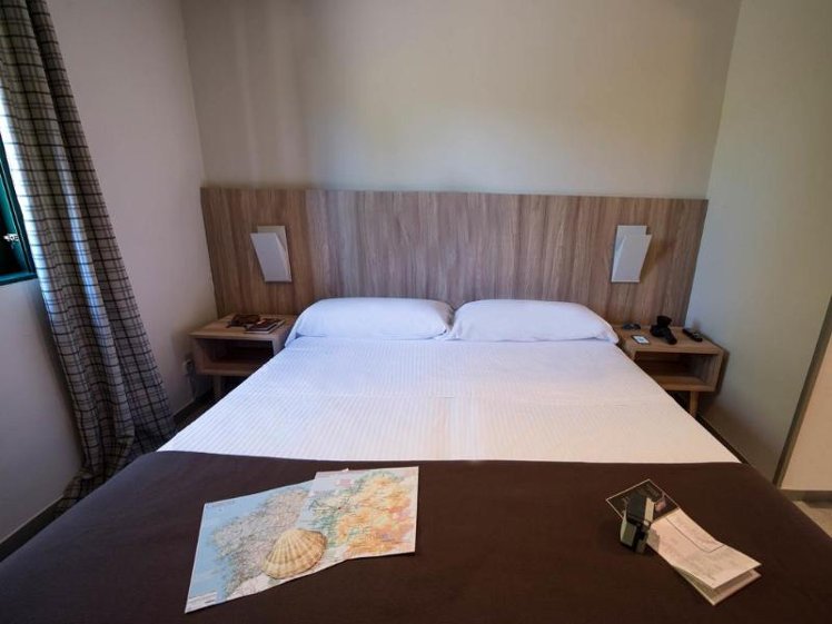 Room CAPACITY 4 Room