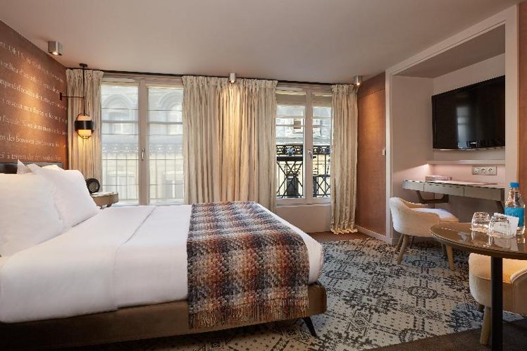 Double or Twin DELUXE Room