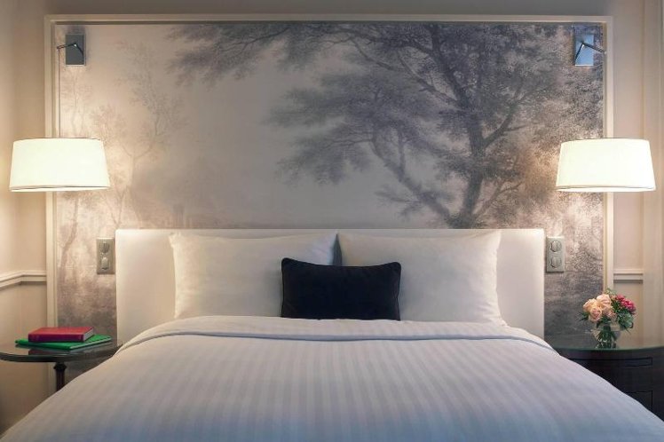DOUBLE DELUXE ONE BED Room