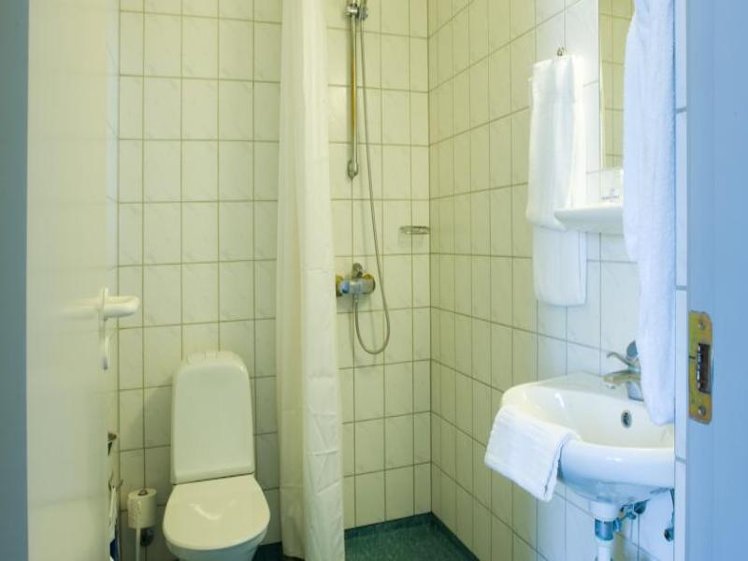 SINGLE STANDARD Room