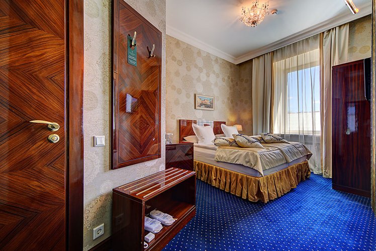 DOUBLE SINGLE USE COMFORT Room
