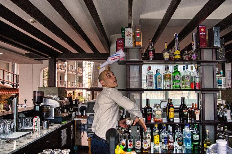 Bar