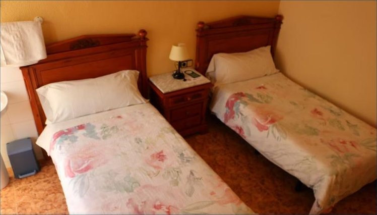 DOUBLE Shared internal bathroom Room