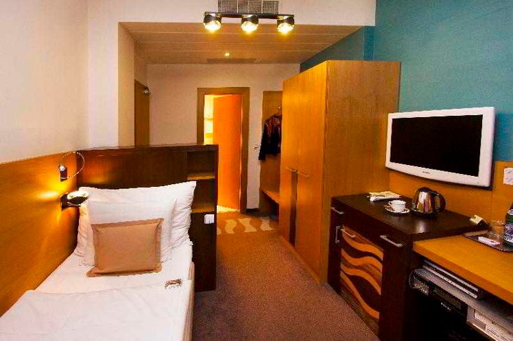 SINGLE STANDARD Room