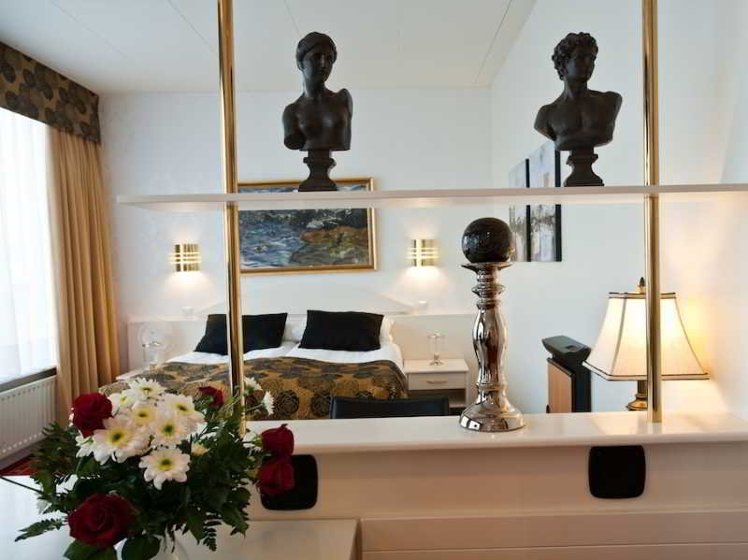 Double or Twin DELUXE Room